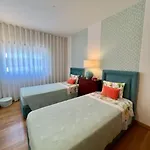 Becas House -