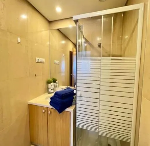 Becas House - *